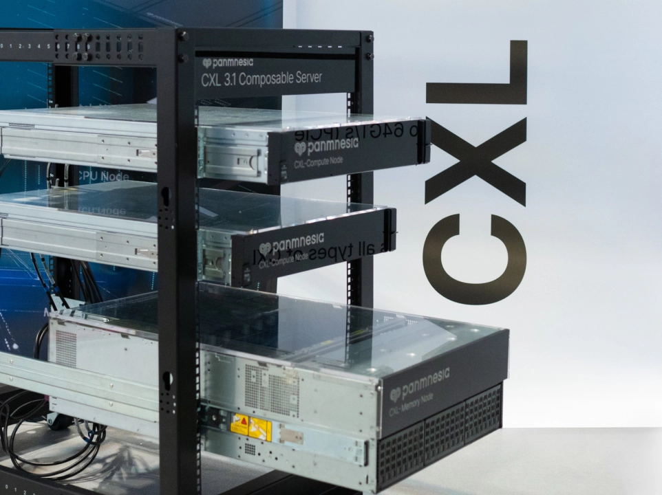 Panmnesia’s HPC solution based on a server featuring CXL 3.x Switches.